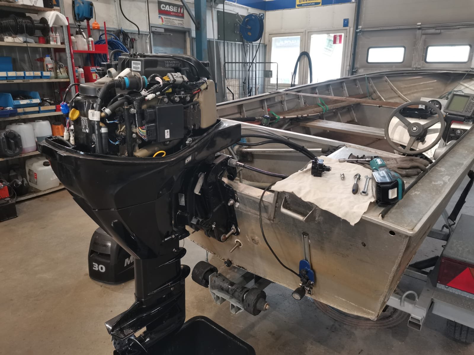 Veneiden ja moottorikelkkojen varustukset, Joensuu